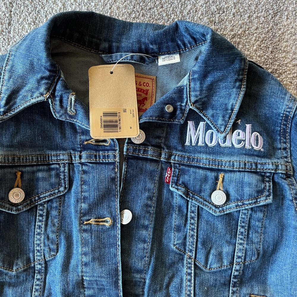 Levi's Blue Jean Jacket Classic Denim Style - Picture 3 of 4